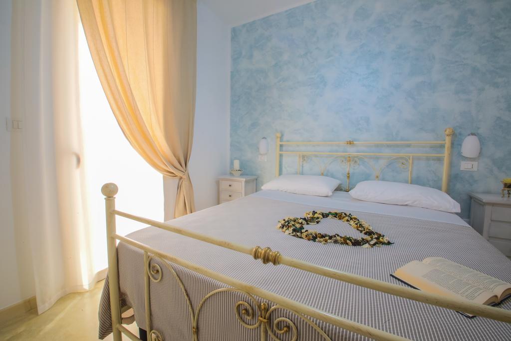 Blue And Blue Bed & Breakfast Torre San Giovanni Ugento Exterior photo