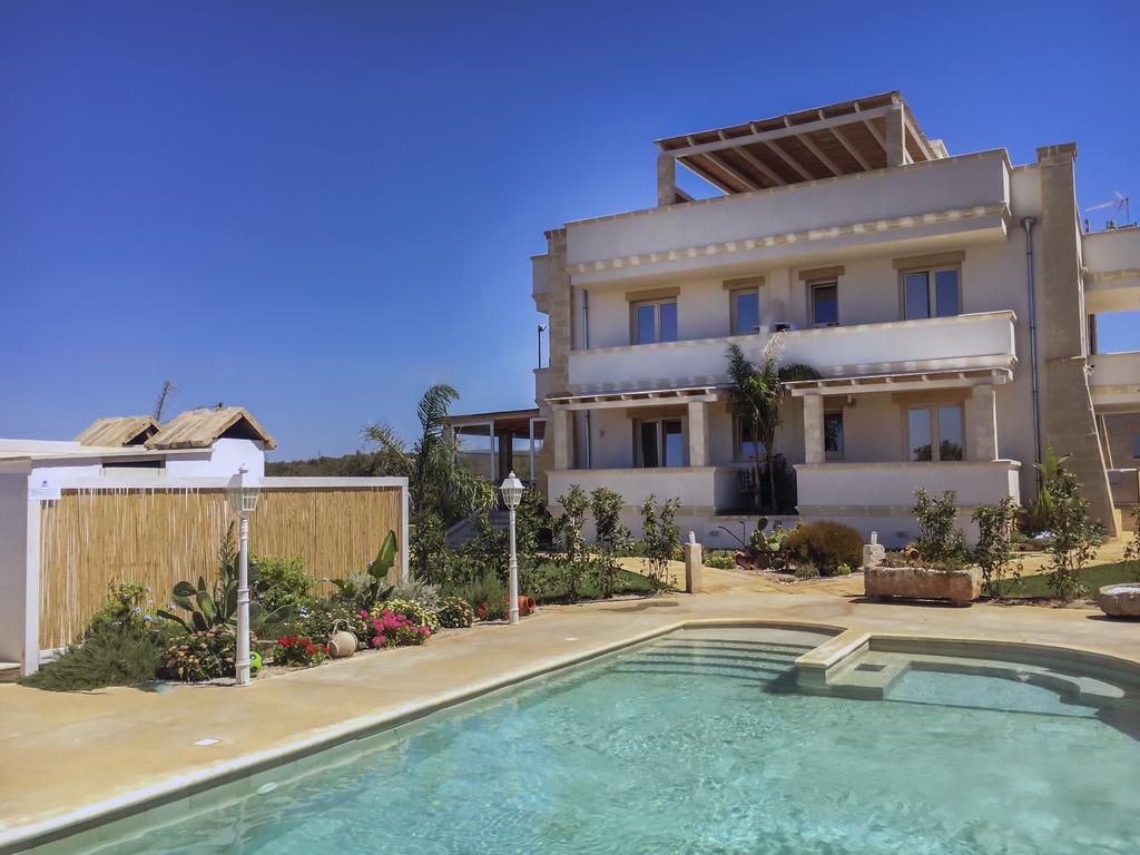 Blue And Blue Bed & Breakfast Torre San Giovanni Ugento Exterior photo